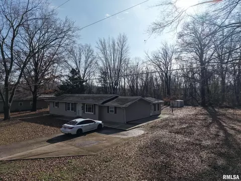 1010 Enterprise St, Benton, IL 62812 photo 3