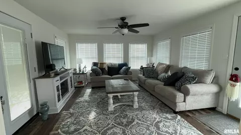 1010 Enterprise St, Benton, IL 62812 photo 14