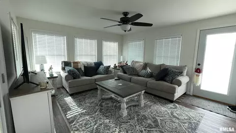 1010 Enterprise St, Benton, IL 62812 photo 13
