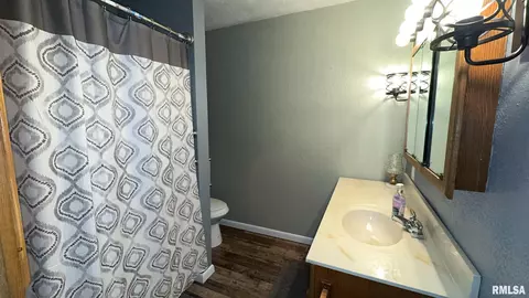 1010 Enterprise St, Benton, IL 62812 photo 17