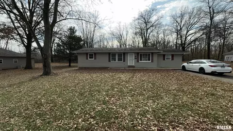 1010 Enterprise St, Benton, IL 62812