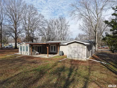1010 Enterprise St, Benton, IL 62812 photo 4
