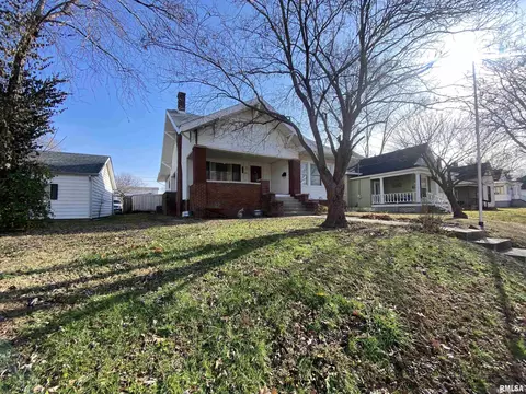 906 S Granger St, Harrisburg, IL 62946