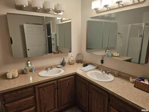 314 W Webster St, Benton, IL 62812 photo 23