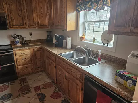 314 W Webster St, Benton, IL 62812 photo 19