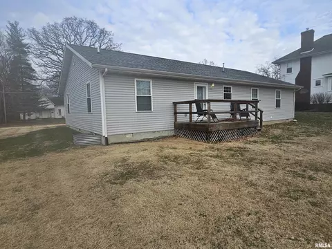 314 W Webster St, Benton, IL 62812 photo 5