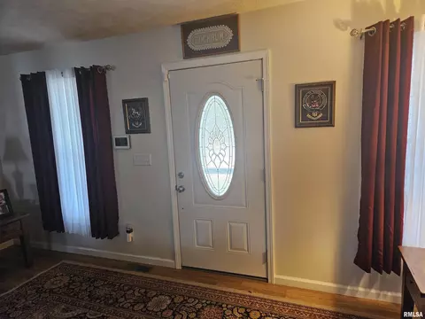 314 W Webster St, Benton, IL 62812 photo 7