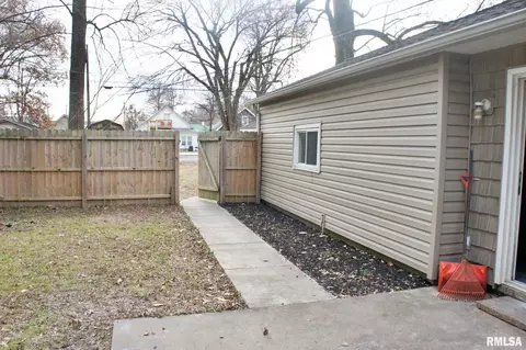 312 E 12th St, Metropolis, IL 62960 photo 5