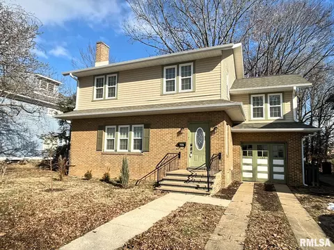 207 N Springer St, Carbondale, IL 62901