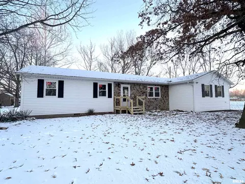 504 Sir Galahad St, De Soto, IL 62924