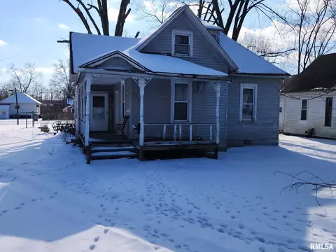 633 W 6th St, Centralia, IL 62801