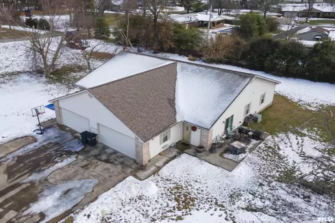 1212 Montebello Dr, Herrin, IL 62948
