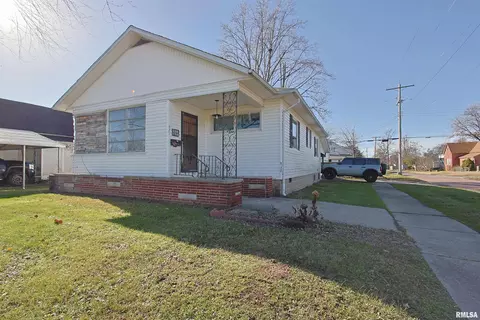 421 N 10th St, Herrin, IL 62948