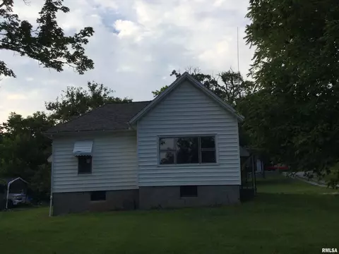 311 E Poplar St, Cobden, IL 62920 photo 2