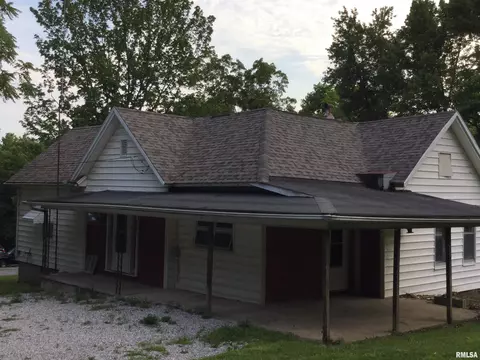 311 E Poplar St, Cobden, IL 62920 photo 3