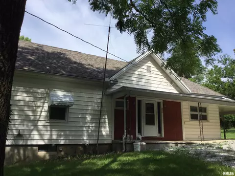 311 E Poplar St, Cobden, IL 62920 photo 8