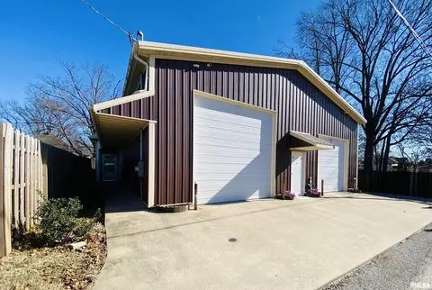 713 S Ledford St # A, Harrisburg, IL 62946