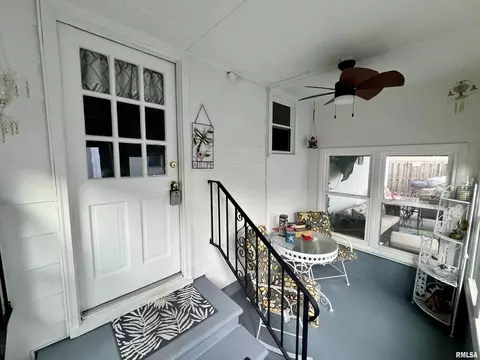 208 W Sylvia St, Christopher, IL 62822 photo 9