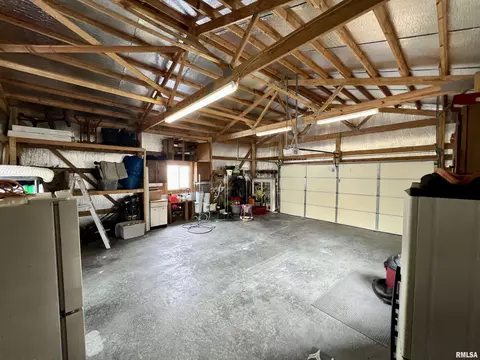 208 W Sylvia St, Christopher, IL 62822 photo 25