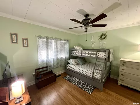 208 W Sylvia St, Christopher, IL 62822 photo 18
