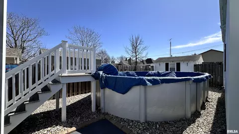 208 W Sylvia St, Christopher, IL 62822 photo 5