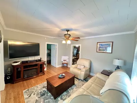 208 W Sylvia St, Christopher, IL 62822 photo 17