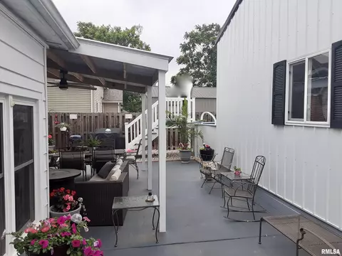 208 W Sylvia St, Christopher, IL 62822 photo 28
