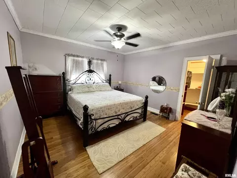 208 W Sylvia St, Christopher, IL 62822 photo 21