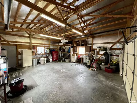 208 W Sylvia St, Christopher, IL 62822 photo 24