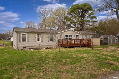 204 N Elm St, Cambria, IL 62915