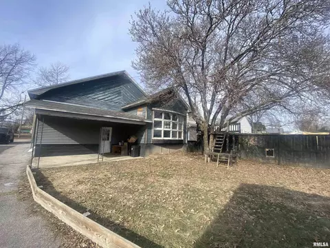 204 N Gardner St, West Frankfort, IL 62896
