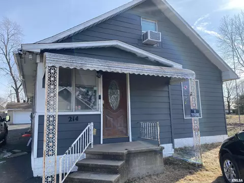 214 S Parkhill St, West Frankfort, IL 62896