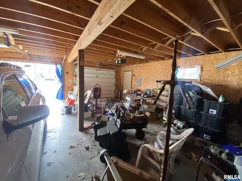 1111 E Ruth St, Benton, IL 62812 photo 9