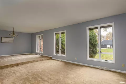 1815 Wolff Dr, Marion, IL 62959 photo 6