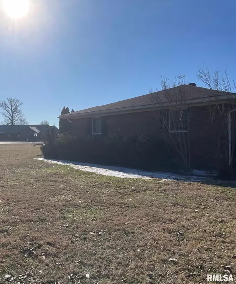 1622 Sunset Dr, Carmi, IL 62821 photo 4