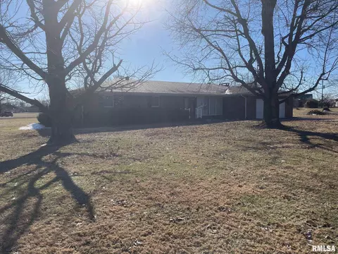 1622 Sunset Dr, Carmi, IL 62821 photo 3