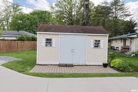 205 E Jennings, Salem, IL 62881 photo 40