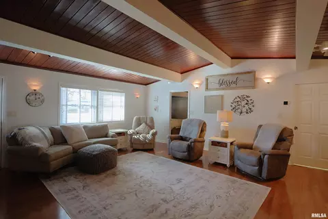 205 E Jennings, Salem, IL 62881 photo 8