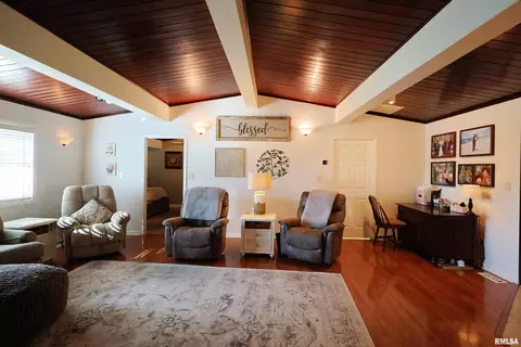 205 E Jennings, Salem, IL 62881 photo 9