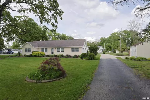 205 E Jennings, Salem, IL 62881 photo 3