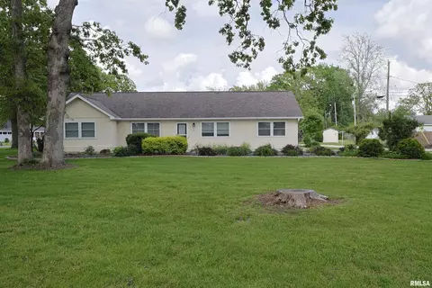 205 E Jennings, Salem, IL 62881 photo 2