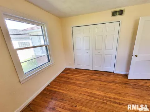 1033 N State Rd, Flora, IL 62839 photo 27