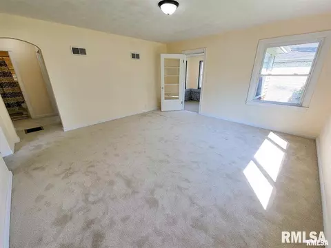 1033 N State Rd, Flora, IL 62839 photo 8