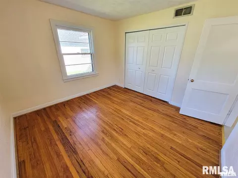 1033 N State Rd, Flora, IL 62839 photo 26