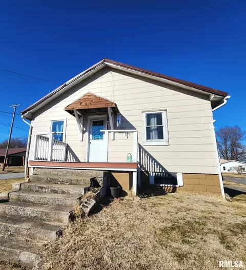 1201 E Main St, Benton, IL 62812 photo 2