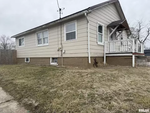 1201 E Main St, Benton, IL 62812 photo 17
