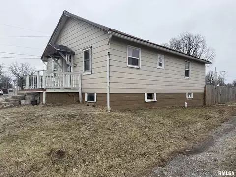 1201 E Main St, Benton, IL 62812 photo 18