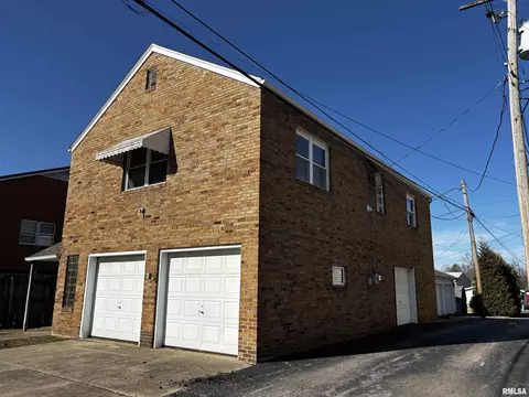 113 W Pine St, Herrin, IL 62948