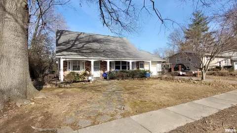 1804 W Freeman St, Carbondale, IL 62901