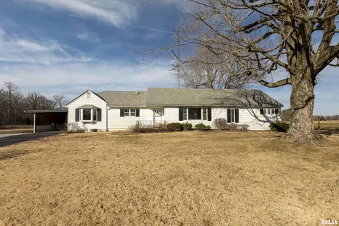 9796 N Garfield Street Ln, Mount Vernon, IL 62864